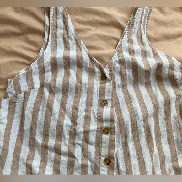 Old Navy linen blend cropped Henley jumpsuit - Picture 5 of 5